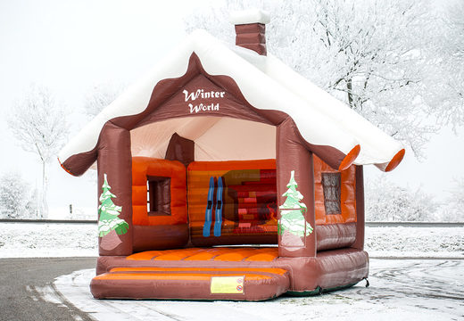 Skihut winterworld hüpfburg mit 3D-kamin an der spitze für kinder. Bestellen sie aufblasbare hüpfburgen online bei JB-Hüpfburgen Deutschland