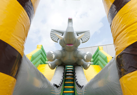 Jungleworld aufblasbare rutsche mit lustigen 3D-figuren und bunten drucken für kinder. Kaufen sie aufblasbare rutschen jetzt online bei JB-Hüpfburgen Deutschland