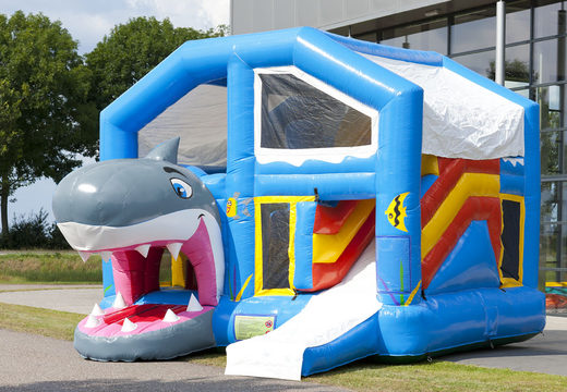 Hai-Hüpfburg mit rutsche, säulen auf der sprungfläche und markantem 3D-objekt für kinder. Kaufen sie aufblasbare hüpfburgen online bei JB-Hüpfburgen Deutschland