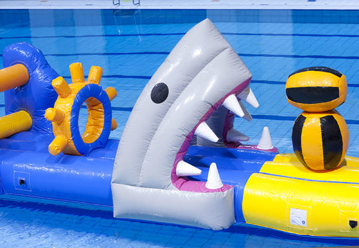 Bestellen sie einzigartiges aufblasbares mega-run-schwimmbad im hai-design für jung und alt. Kaufen sie aufblasbare wasserattraktionen jetzt online bei JB-Hüpfburgen Deutschland