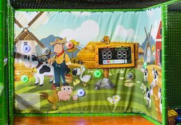 Interaktiver Wandspielplatz, um interaktive Punkte zu platzieren und Spiele für Kinder zu spielen. Zu verkaufen bei JB