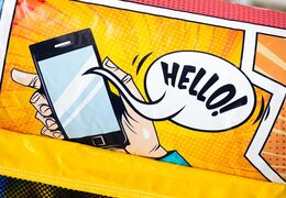 Auffälliges Comic-Thema Hüpfburg Mini mit Rutsche zu verkaufen bei JB Inflatables