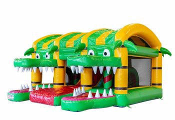 Groot overdekt opblaasbaar xxl springkussen met glijbaan kopen in thema krokodil voor kinderen. Bestel springkussens online bij JB Inflatables Nederland