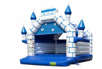 Groot overdekt blauw wit springkussen kopen in thema kasteel voor kinderen. Bestel springkussens online bij JB Inflatables Nederland