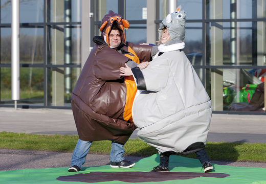 Hol dir Monkey & Rhinoceros sumo-anzüge für jung und alt online. Kaufen sie aufblasbare sumo-anzüge bei JB-Hüpfburgen Deutschland