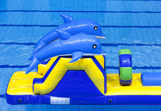 Aufblasbare delphinrutsche mit lustigen objekten für jung und alt. Bestellen sie aufblasbare poolspiele jetzt online bei JB-Hüpfburgen Deutschland