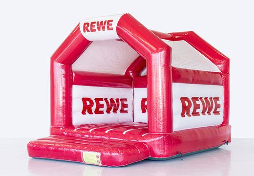 Koop op maat gemaakte reclame rode Rewe reclame springkussen bij JB Promotions Nederland. Bestel nu opblaasbare maatwerk springkussens in verschillende soorten en maten