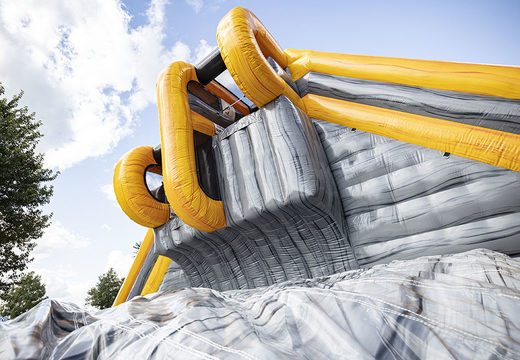 Spektakuläre aufblasbare attraktion base jump pro slide mit einer höhe von 4 und 6 metern für jung und alt. Kaufen sie aufblasbare attraktion jetzt online bei JB-Hüpfburgen Deutschland