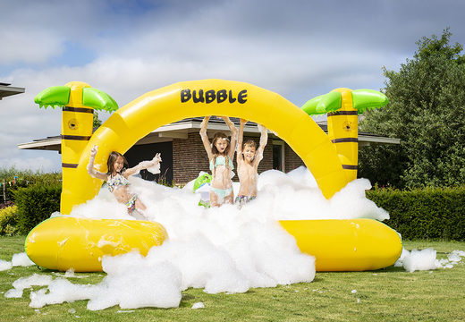 Bestellen sie JB Bubbles aufblasbare offene hüpfburg mit schaumstoff im thema jungle für kinder. Kaufen sie aufblasbare hüpfburgen online bei JB-Hüpfburgen Deutschland