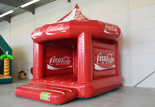 Kaufen sie maßgeschneiderte aufblasbare Coca-Cola Carousel hüpfburg sonderanfertigung bei JB-Hüpfburgen Deutschland. Hüpfburg werbung in allen formen und größen erhältlich bei JB-Hüpfburgen Deutschland