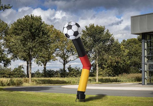 Bestellen sie den 6m skydancer mit 3D ball in schwarz rot gelb online bei JB-Hüpfburgen Deutschland. Alle Standard aufblasbaren skydancer werden schnell geliefert