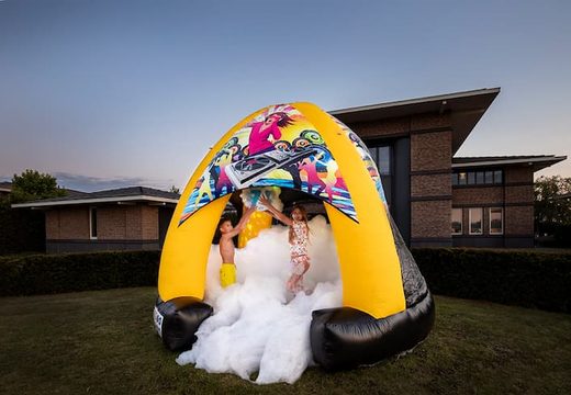 Opblaasbaar open bubble boarding springkasteel met schuim te koop in thema disco dome l voor kinderen