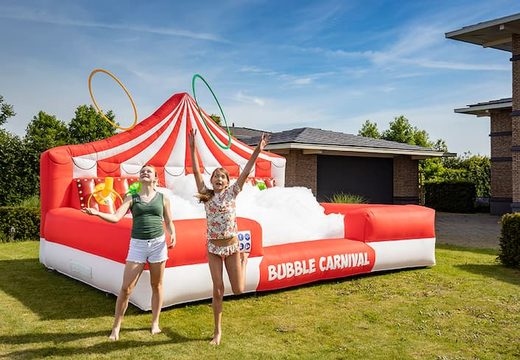 Groot opblaasbaar open bubble boarding springkasteel met schuim kopen in thema carnaval circus clown voor kinderen