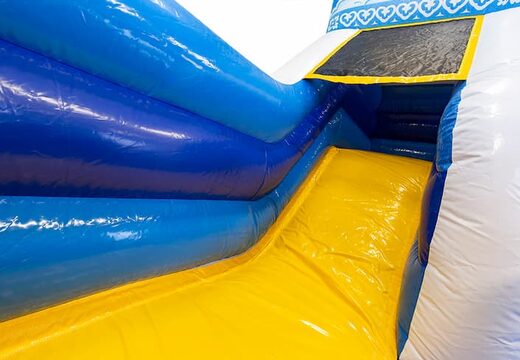 Hüpfburg mit blauer prinzessinnen-thematik und rutsche, kaufen sie das 3D-objekt auf der hüpffläche und ein lustiges piratendesign für kinder. Kaufen sie hüpfburgen online bei JB-Hüpfburgen Deutschland