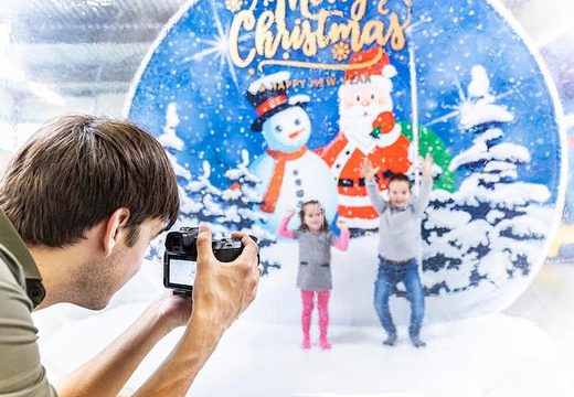 Kaufen Sie Schneekugel mit verschiedenen Hintergründen und echtem Schneeeffekt, um Bilder zu machen