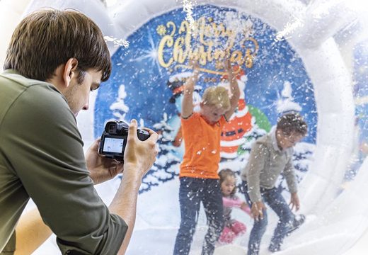 Schneekugel luftdicht mit unterschiedlichem Hintergrund und Schneeeffekt, um Bilder zum Verkauf zu machen