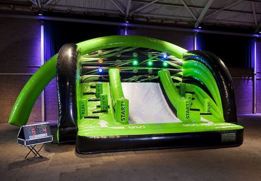 Bestellen Sie einen aufblasbaren Hüpfburg-Parcours mit interaktivem Sport, um einen Wettbewerb für Kinder zu veranstalten
