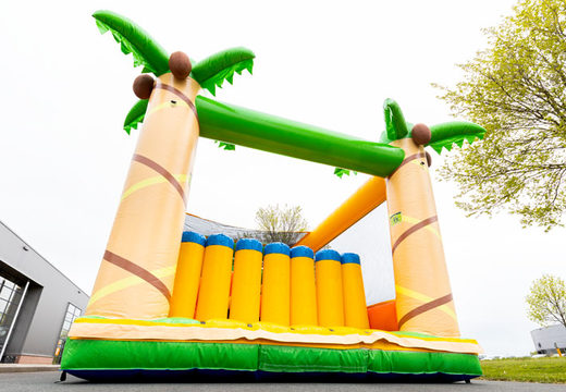 Bestellen Sie einen großen Dschungel-Hindernisparcours bei JB Inflatables