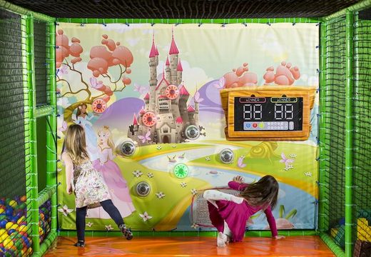 Interaktive Wand im Prinzessinnen-Design zum Platzieren auf dem Spielplatz