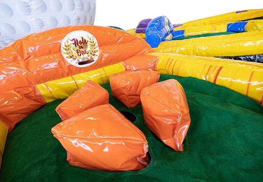 Hüpfburg im Golfpark-Format bei JB Inflatables