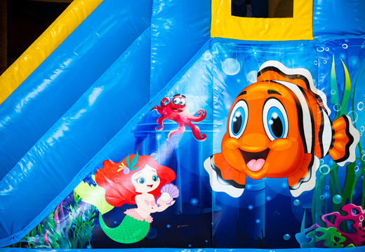 Meerjungfrau und Nemo-Fisch auf der Hüpfburg von JB Inflatables