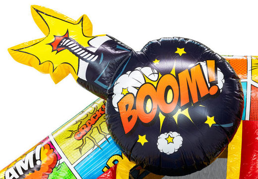Bombe oben auf der Rutsch-Kombi-Hüpfburg im Comic-Thema