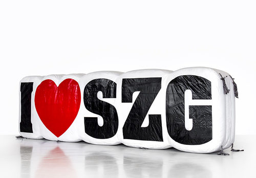 Opblaasbare I love SZG logo productvergroting kopen. Bestel opblaasbare 3D objecten nu online bij JB Inflatables Nederland 